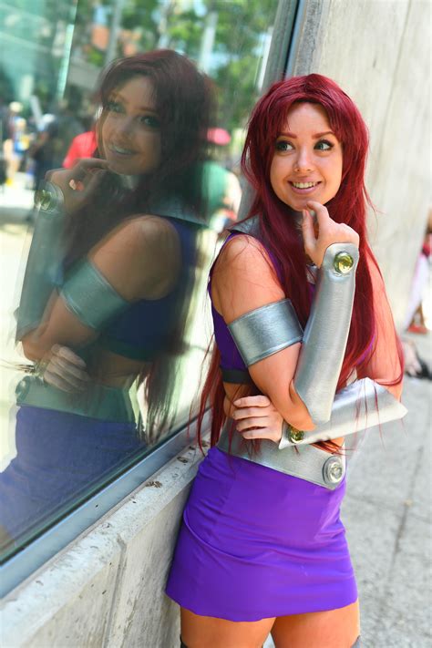 starfire nude cosplay